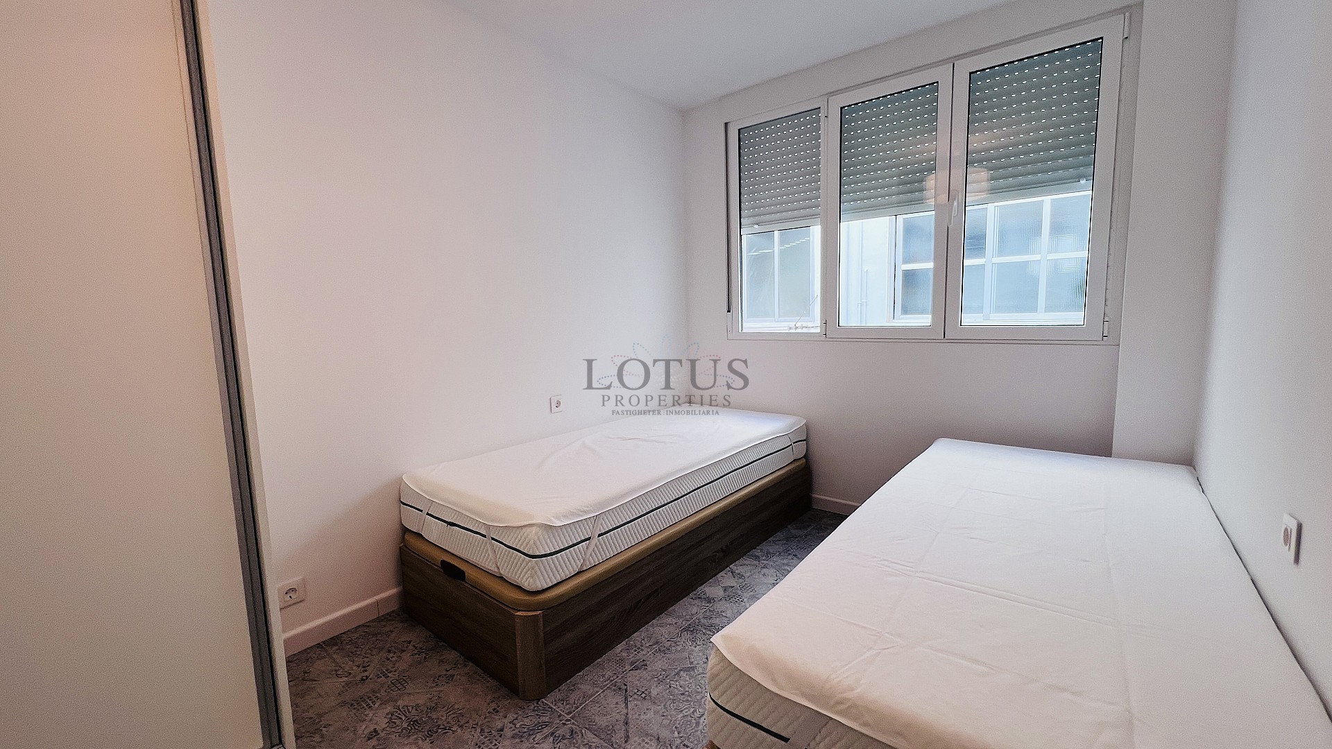 Stilren, renoverad bostad endast 140 meter från stranden i La Mata - Lotus Properties