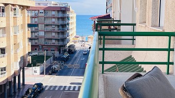 Stilren, renoverad bostad endast 140 meter från stranden i La Mata - Lotus Properties