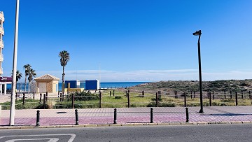 Stilren, renoverad bostad endast 140 meter från stranden i La Mata - Lotus Properties