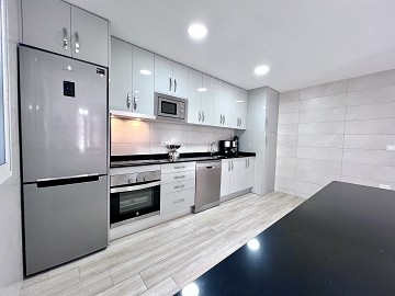 FANTASTISK LÄGENHET 30 METER TILL HAVET - Lotus Properties