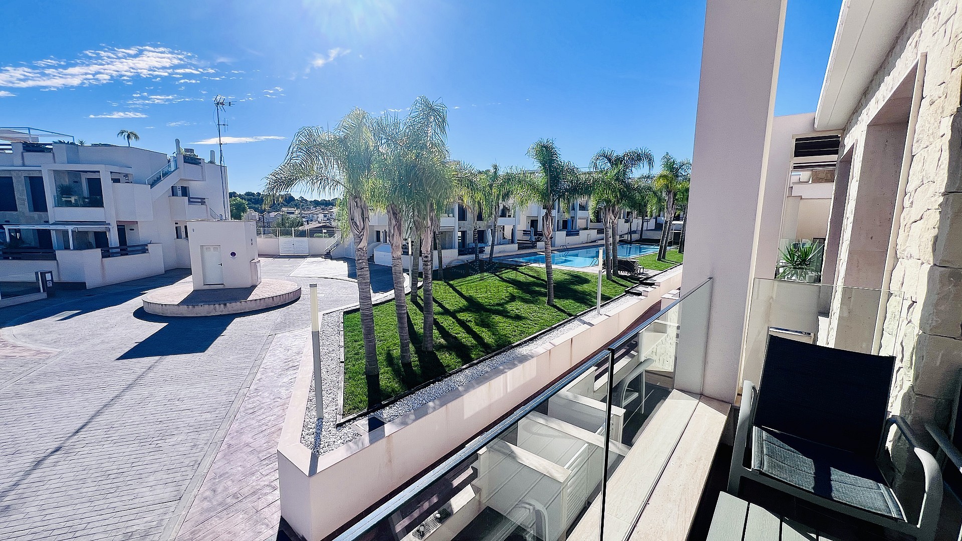 Exklusiv hörn tak-bungalow med 3 sovrum i Los Balcones - Lotus Properties