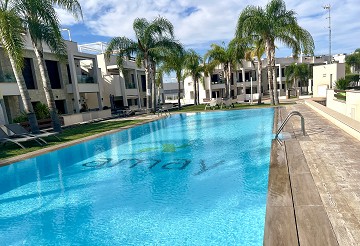 Exklusiv hörn tak-bungalow med 3 sovrum i Los Balcones - Lotus Properties